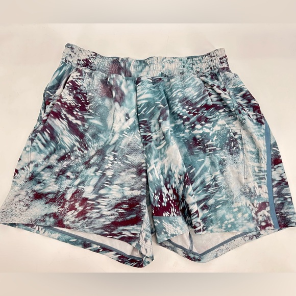 Lululemon Men’s Pace Breaker Shorts Blue Multi Pattern Size Medium - Picture 1 of 6